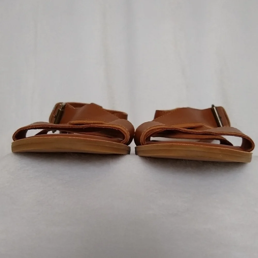 Toms Tan Leather Sandals Minimalist Flat Design Women's Sz 8 - Picture 3 of 11